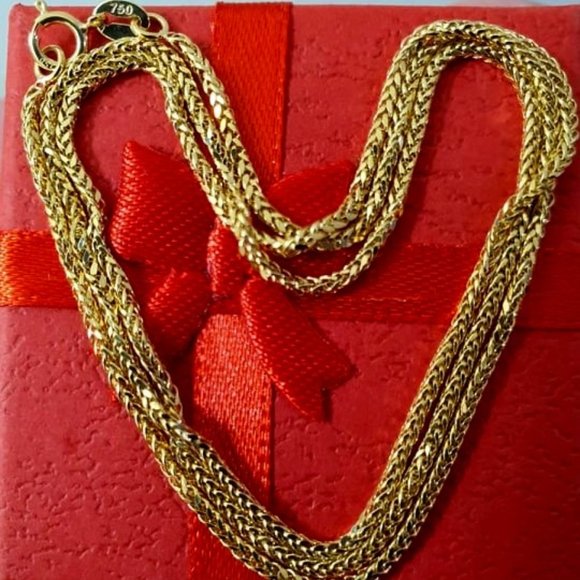 Jewelry - Beautiful design necklace / gold chain (no pendant)